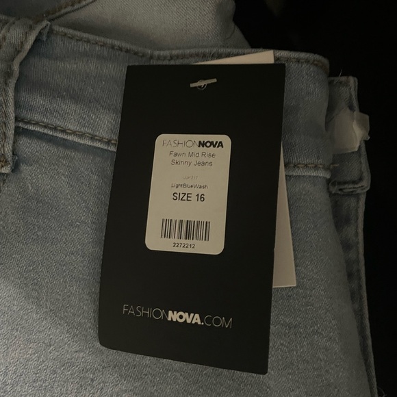 Fashion Nova, light blue jeans, size 16 - Picture 2 of 6